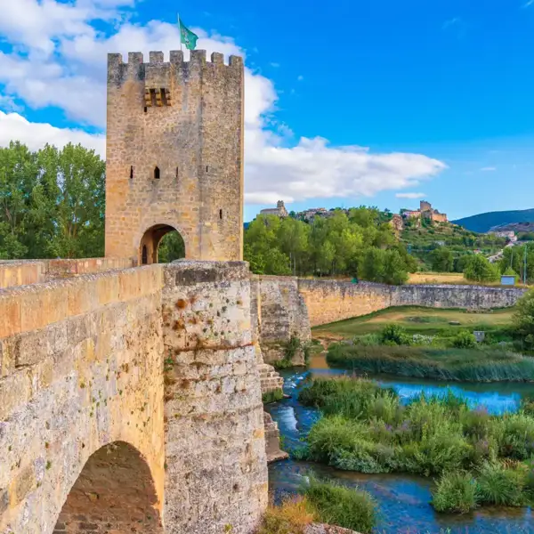 El mejor pueblo para visitar este noviembre (según National Geographic) y sus platos más famosos