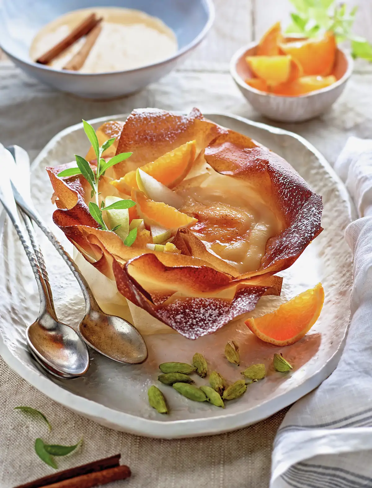 paso_a_paso_para_realizar_tulipa_de_pasta_brick_con_crema_pastelera_y_frutas_resultado_final