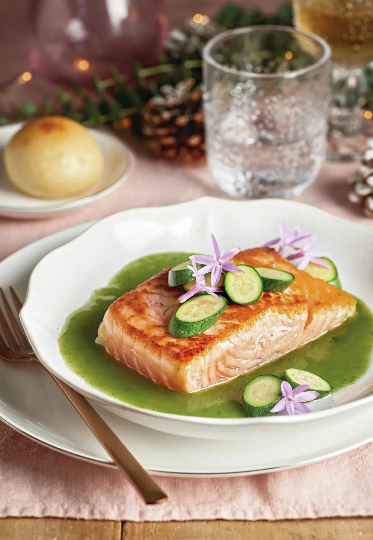 paso_a_paso_para_realizar_lomo_de_salmon_con_salsa_verde_y_verduritas_resultado_final