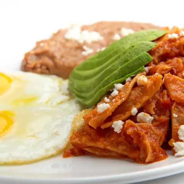 Chilaquiles mexicanos, un desayuno delicioso y ¡para campeones!