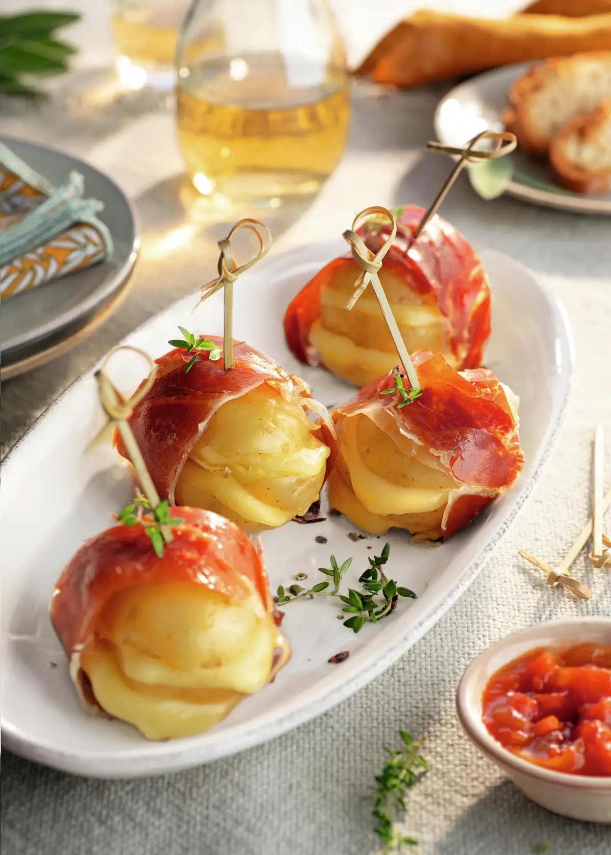 Montaditos de patata con jamón y queso