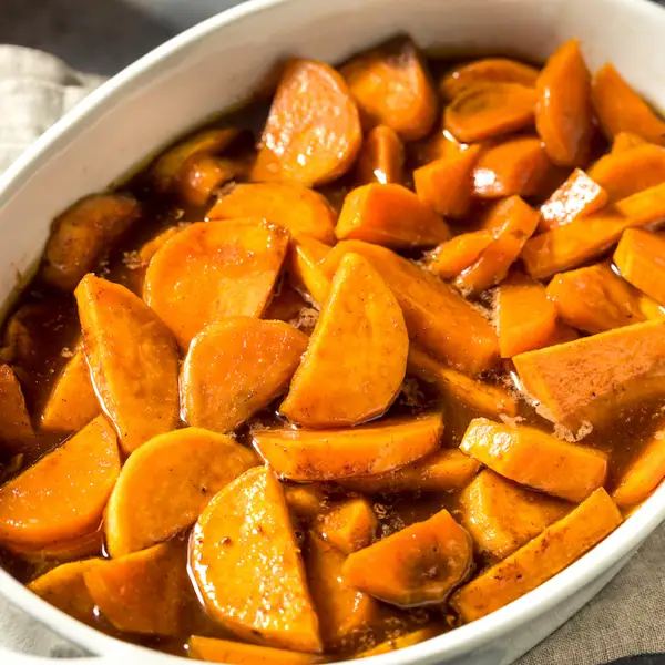 Boniatos dulces con naranja y canela, un postre sin horno fácil y jugoso que se hacía antiguamente para Navidad