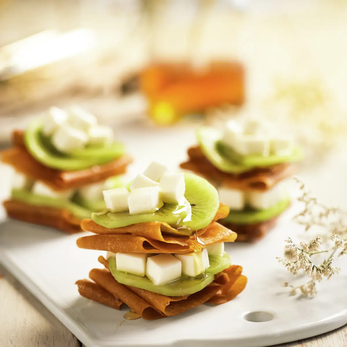 Milhojas de queso fresco y kiwi