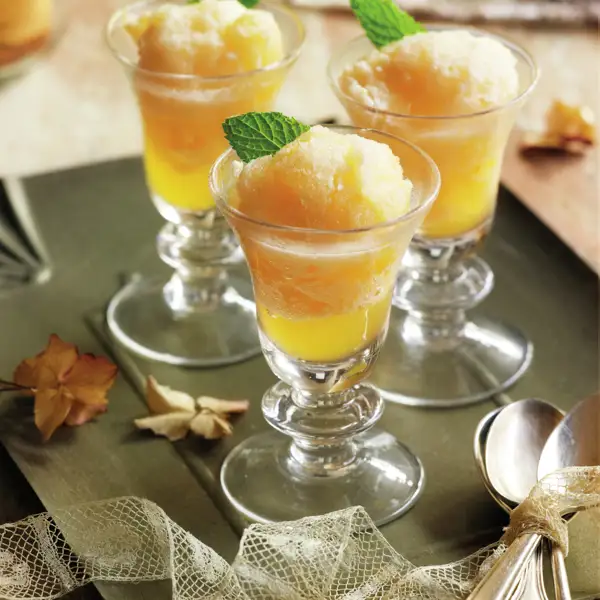 Postre con chispa para Nochevieja: sorbete de mandarina con vodka