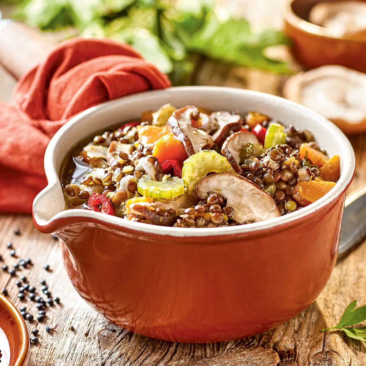 Sopa de lentejas beluga picantes con shiitakes