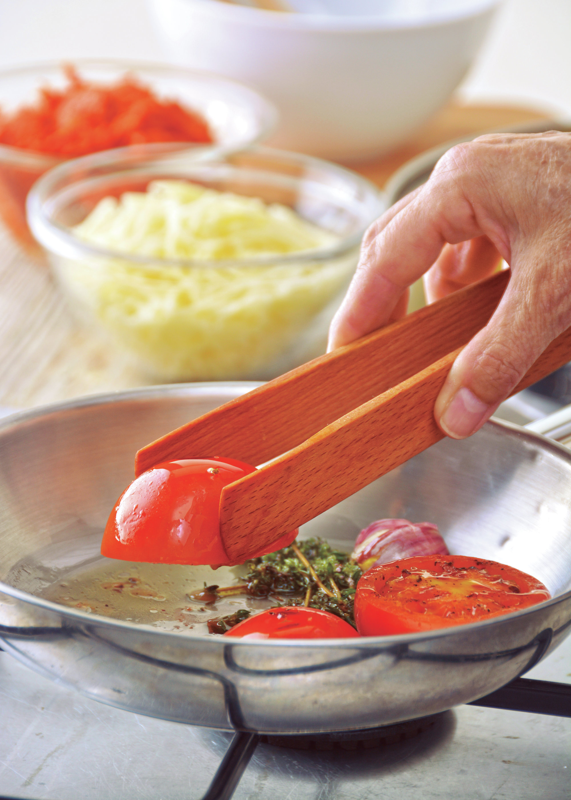3. Dora los tomates