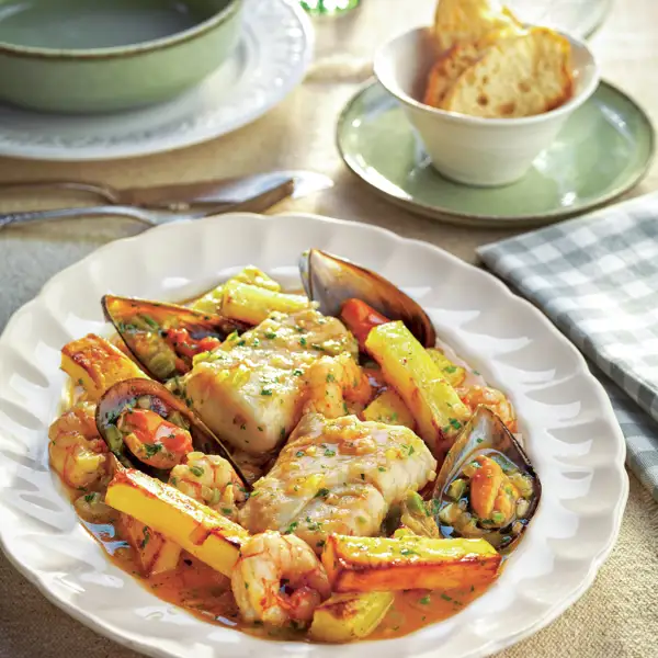 Patatas marineras con merluza