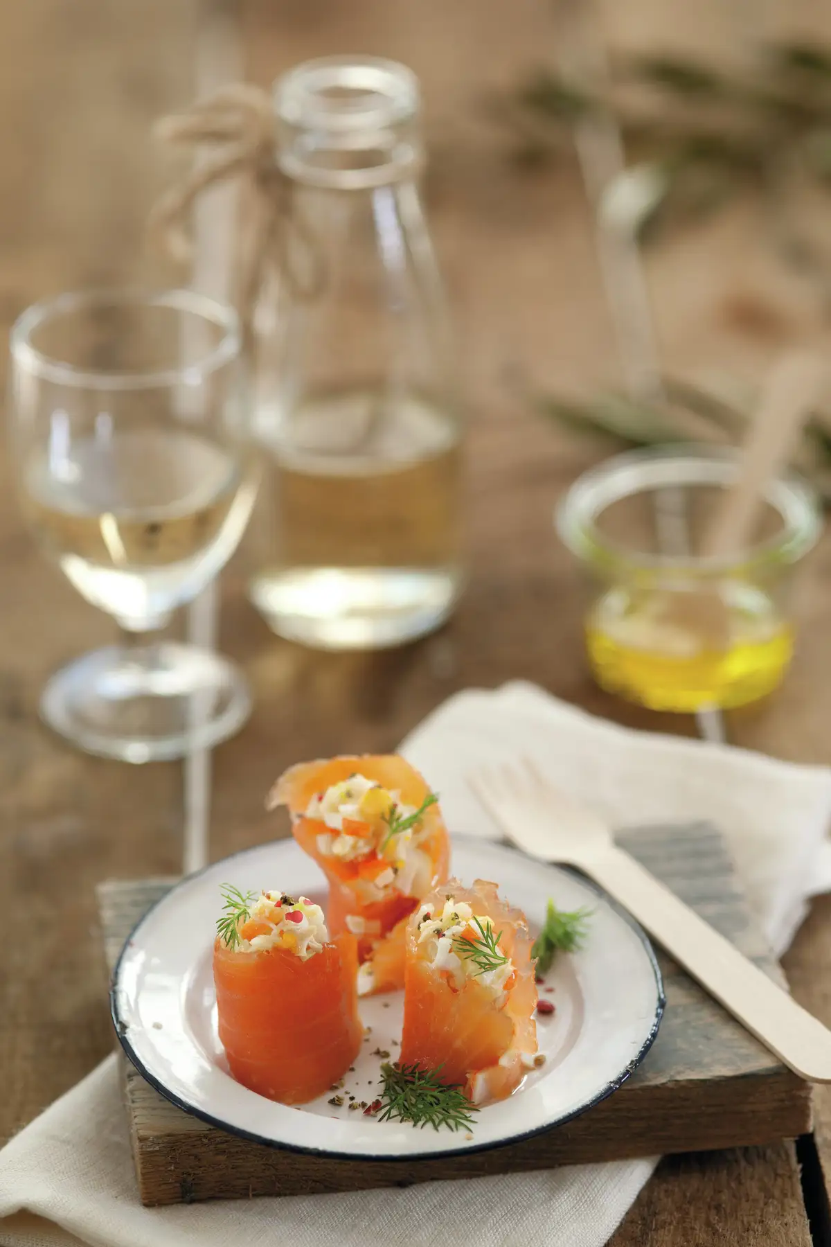 ROLLITOS DE SALMÓN AHUMADO. 