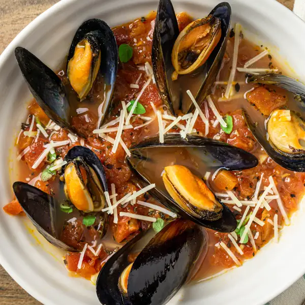 Sopa de mejillones, el entrante marinero para triunfar esta Navidad