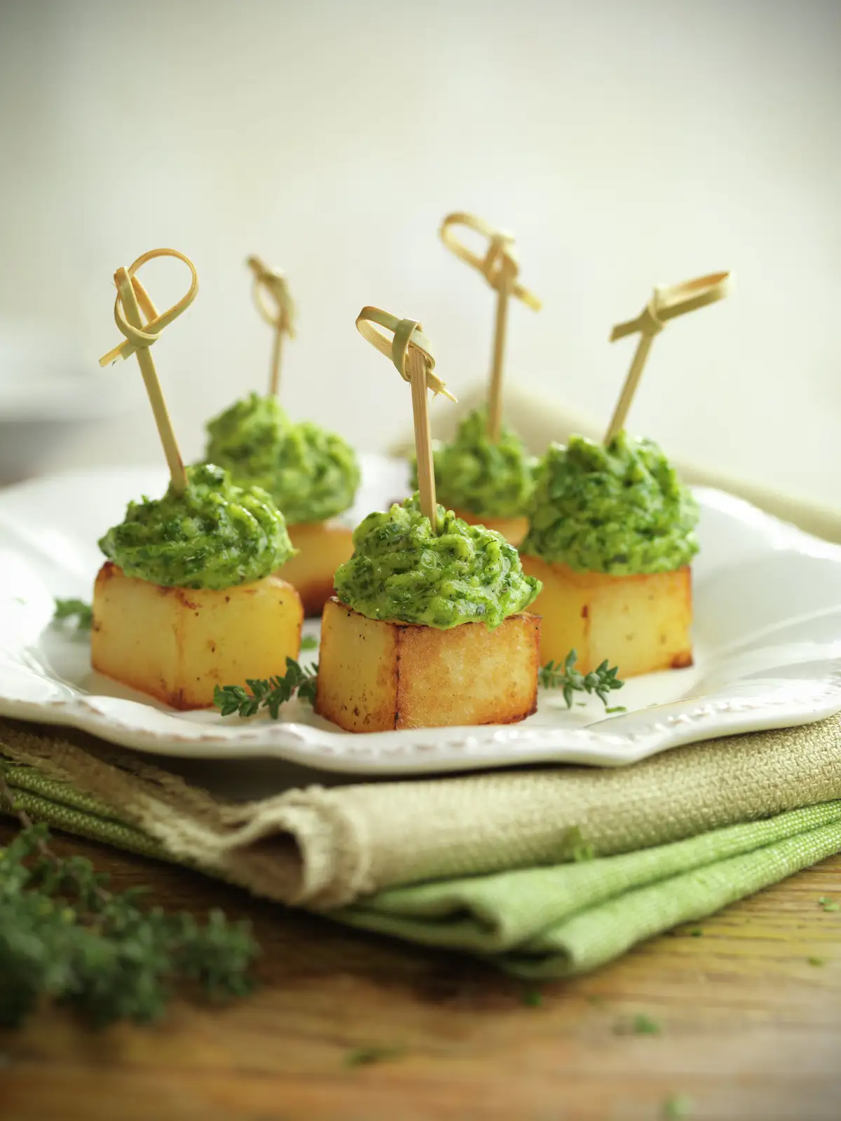 DADOS DE PATATA CON COSTRA DE HIERBAS.