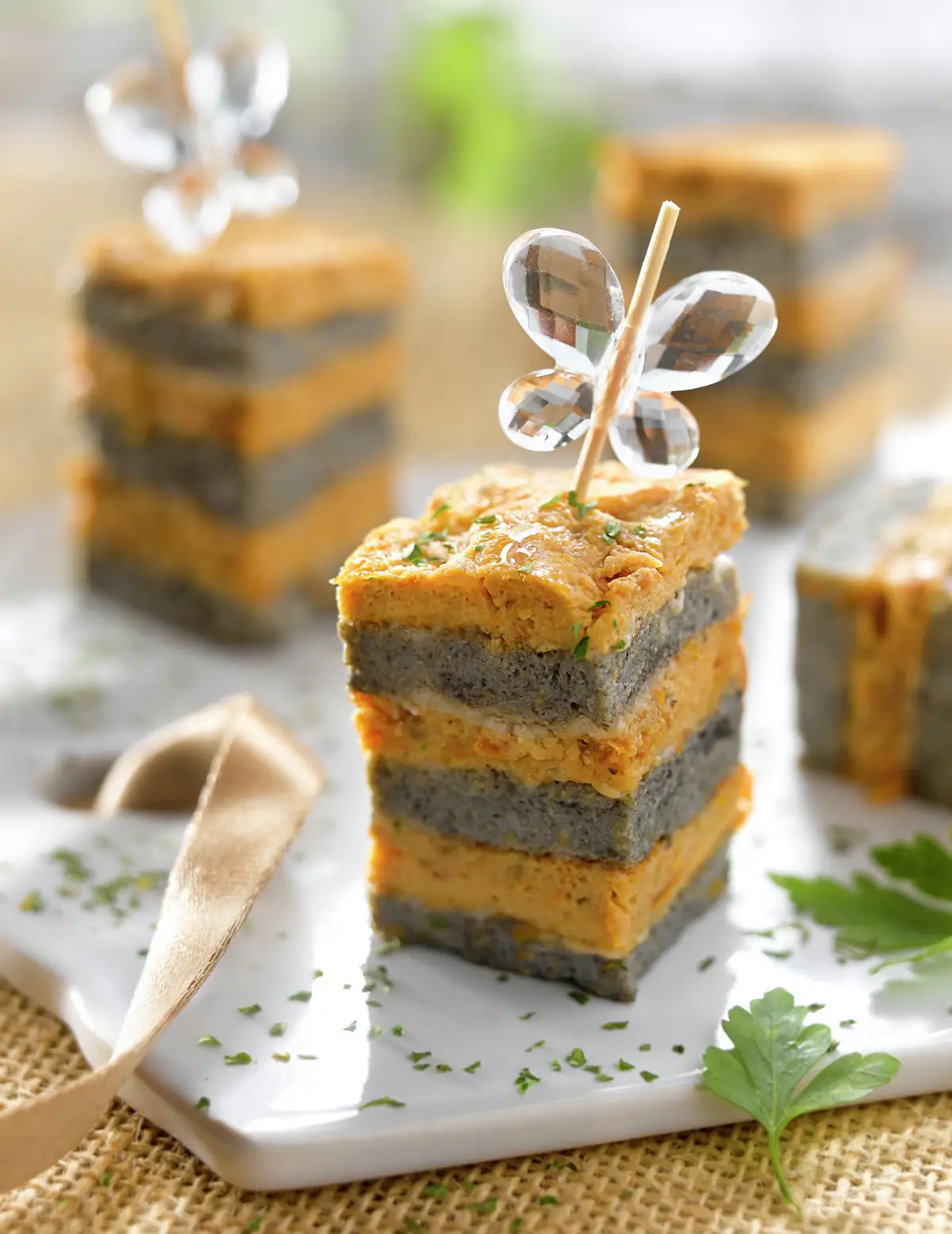 PINCHITOS DE TORTILLA DE TOMATES SECOS Y ACEITUNAS.