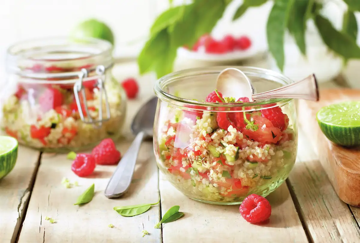 ensalada_de_bulgur_con_tomate_rosa_frambuesa_y_un_toque_de_lima