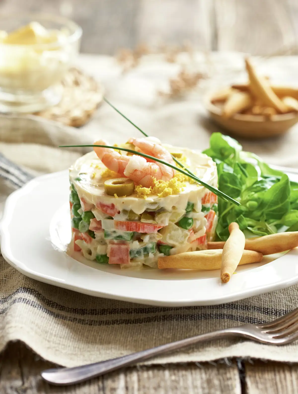 paso_a_paso_para_realizar_ensaladilla_rusa_con_langostinos_resultado_final