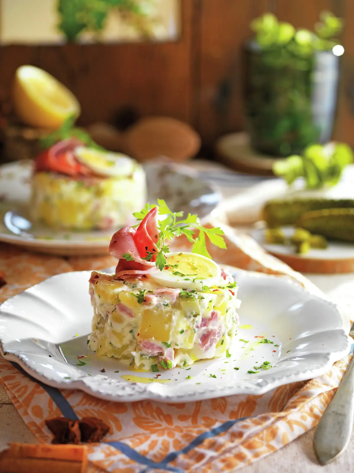 paso_a_paso_para_realizar_timbal_de_ensalada_de_patata_con_lacon_y_huevo_duro_resultado_final