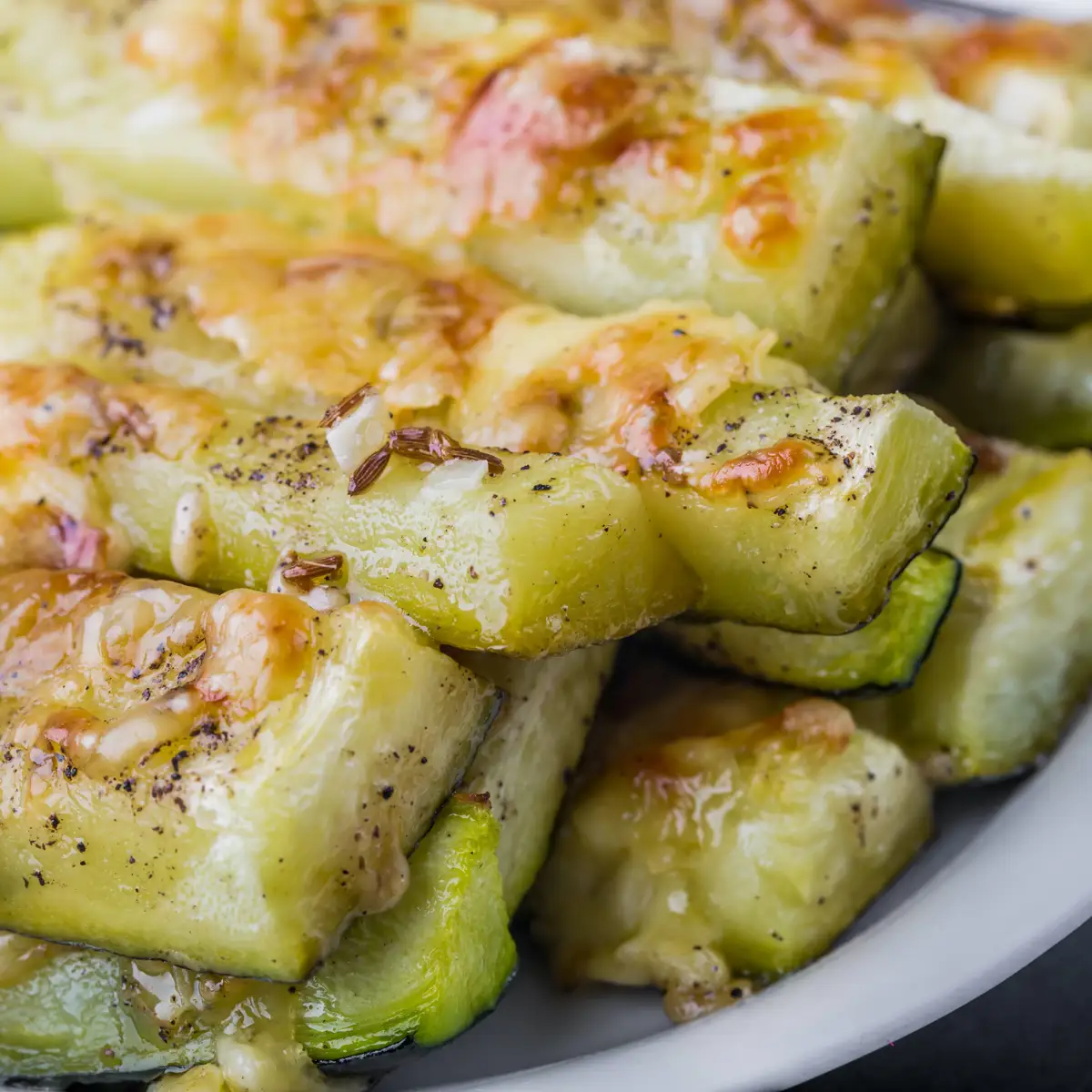 Palitos de calabacín gratinados