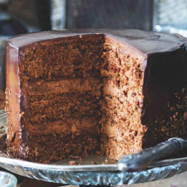 El que los enamora a todos: pastel de chocolate y trufa extra jugoso, ¡en menos de una hora!