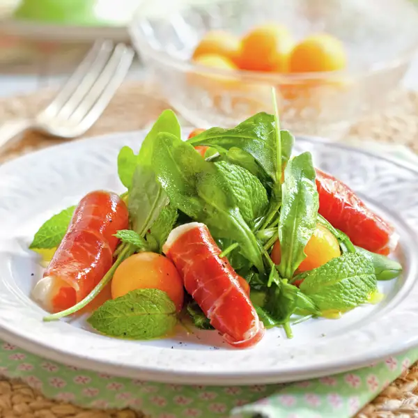 No es un plato viejuno: el melón con jamón se convierte en la ensalada perfecta de este verano