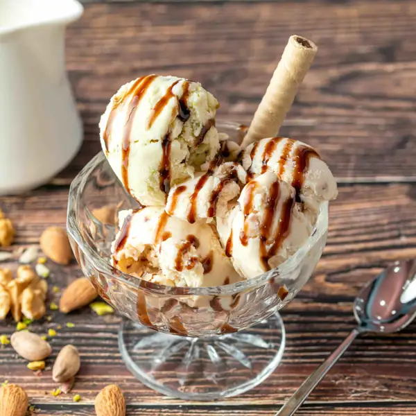 Helado casero de plátano y café con nueces: ¡Solo 4 ingredientes y sin azúcar!