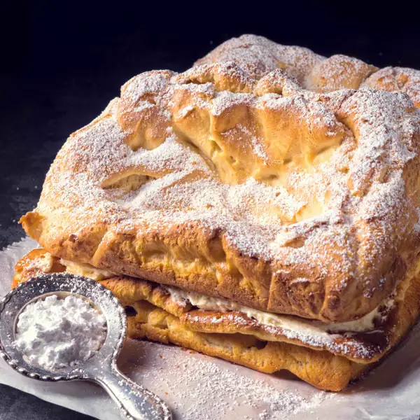 Así se hace la mejor tarta rellena de la abuela alemana (de más de 100 años)