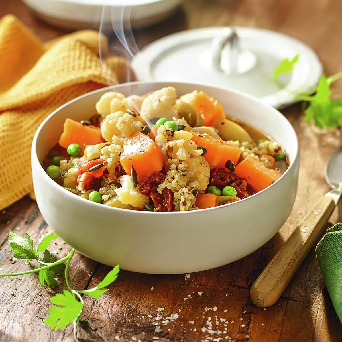 Cazuela de boniato y quinoa con puerros y coliflor