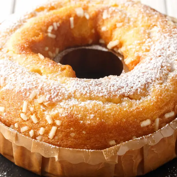 Ciambella o ciambellone, el bizcocho esponjoso de limón de la abuela italiana (nunca había probado un bizcocho tan delicioso)