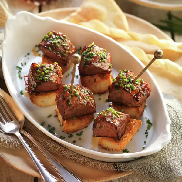 Solomillo_de_cerdo_glaseado_y_en_brocheta