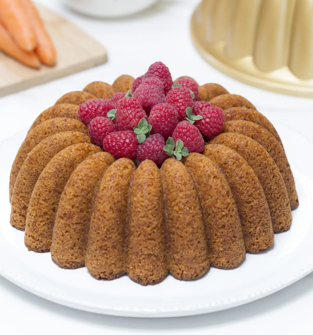 Bundt cake con frambuesas