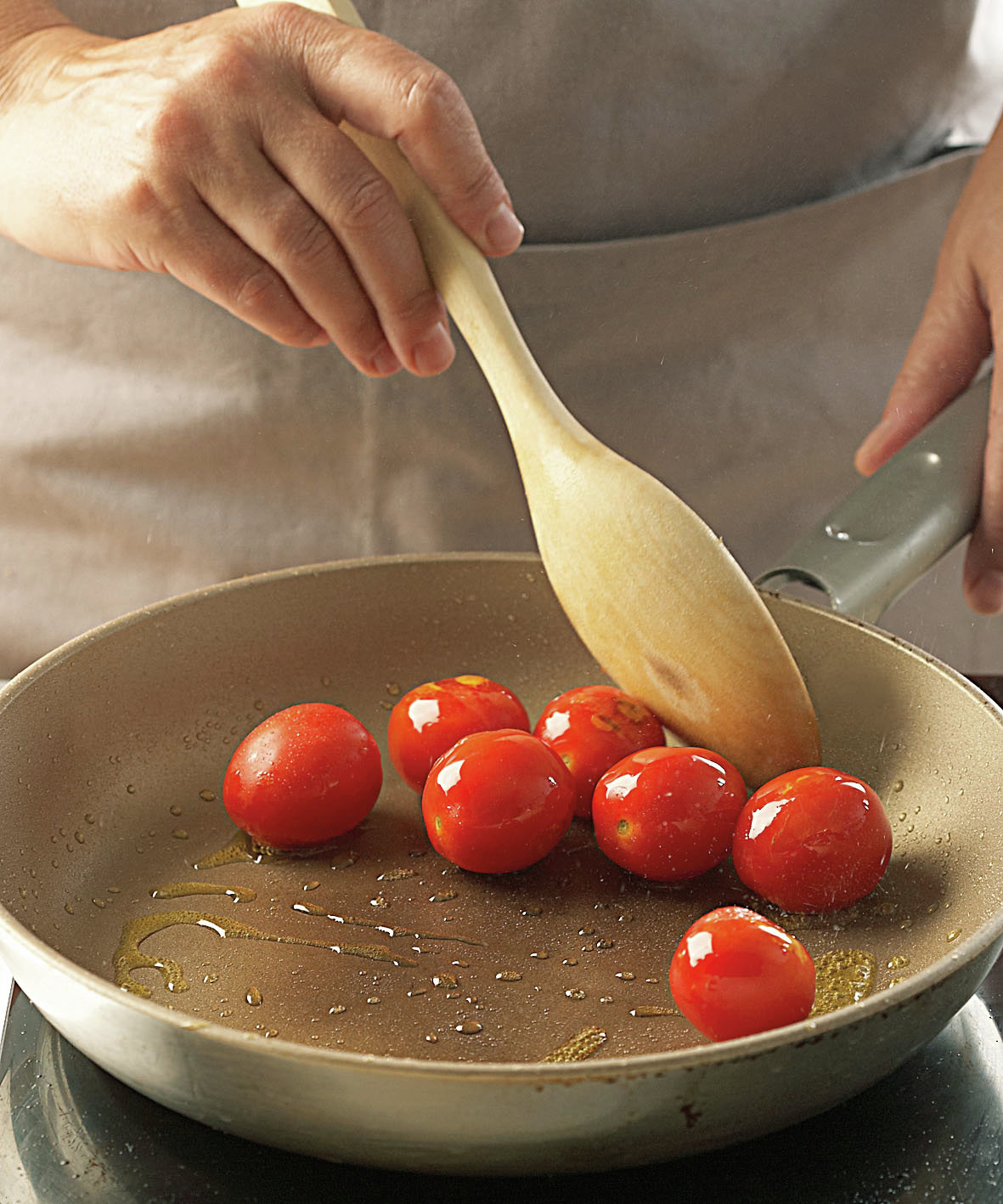 6. Saltea los tomatitos