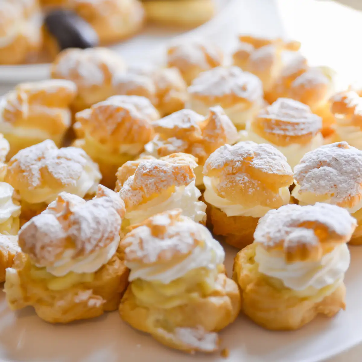 Profiteroles con crema pastelera