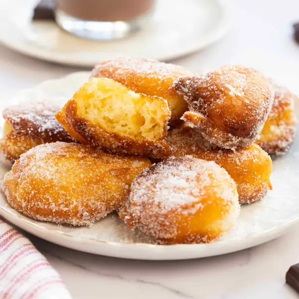 Buñuelos de Águilas, el dulce de Carnaval, receta de la abuela murciana (y prepárate para que "vuelen" del plato en un segundo)