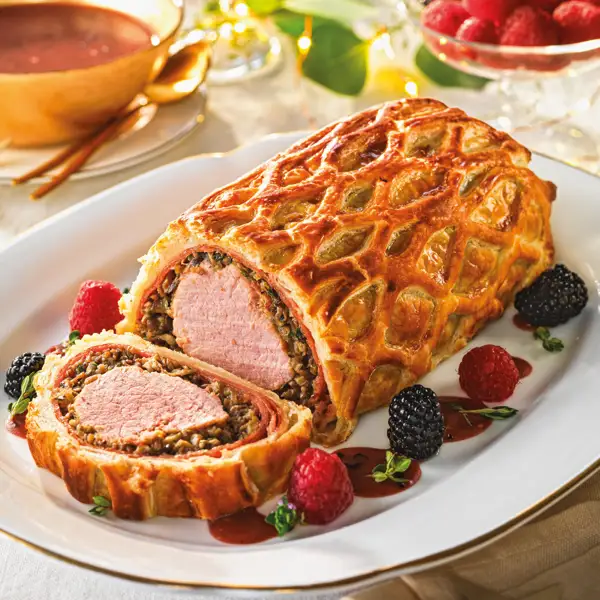 Solomillo Wellington de cerdo con frutos rojos, la receta fácil, barata y deliciosa con paso a paso