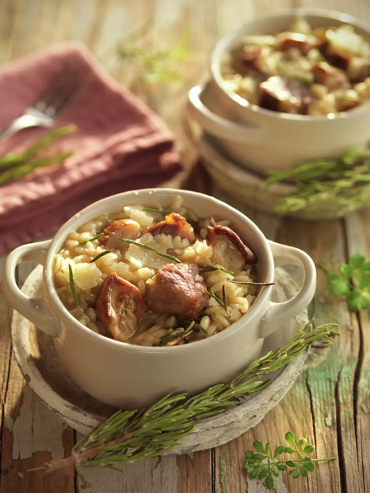 RISOTTO DE CORDERO Y SETAS AL ROMERO.