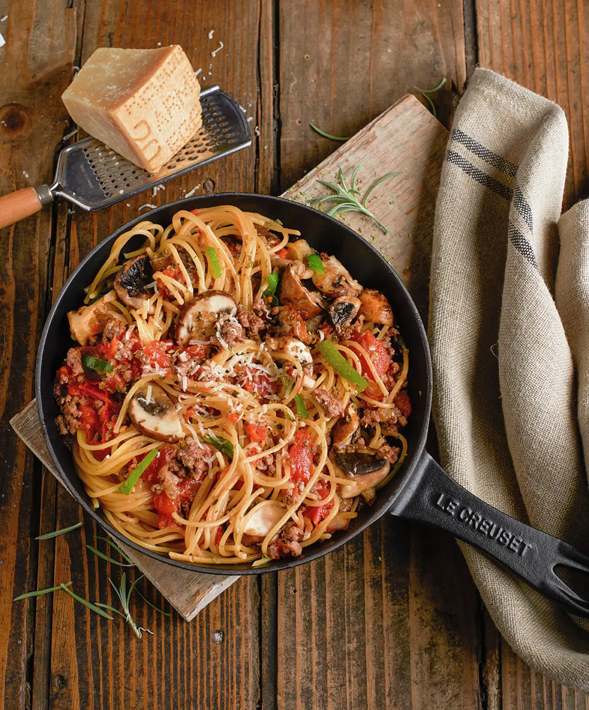 ESPAGUETIS CON CARNE Y CHAMPIÑONES.