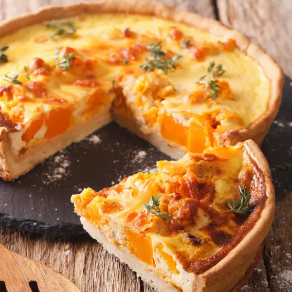 Quiche de calabaza con pollo, la receta fácil y saludable que te soluciona la comida o la cena