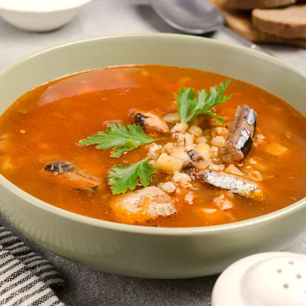 El guiso de pescado saludable que enamora a los almerienses: caldoquemao, receta de la abuela con papas y sardinas