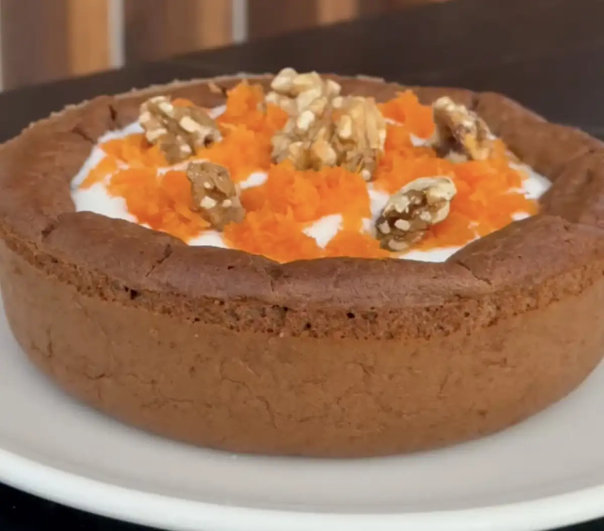 Tarta de zanahoria, plátano y nueces de Kiko Jiménez para Sofía Suescun