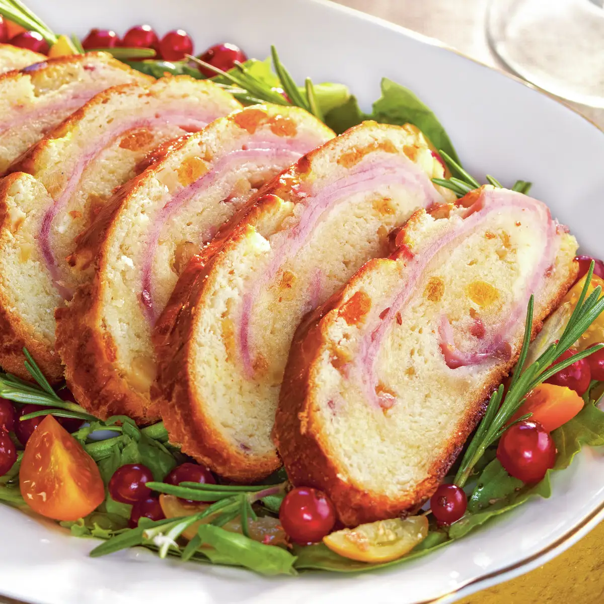 Brioche salado relleno de queso y jamón de York 