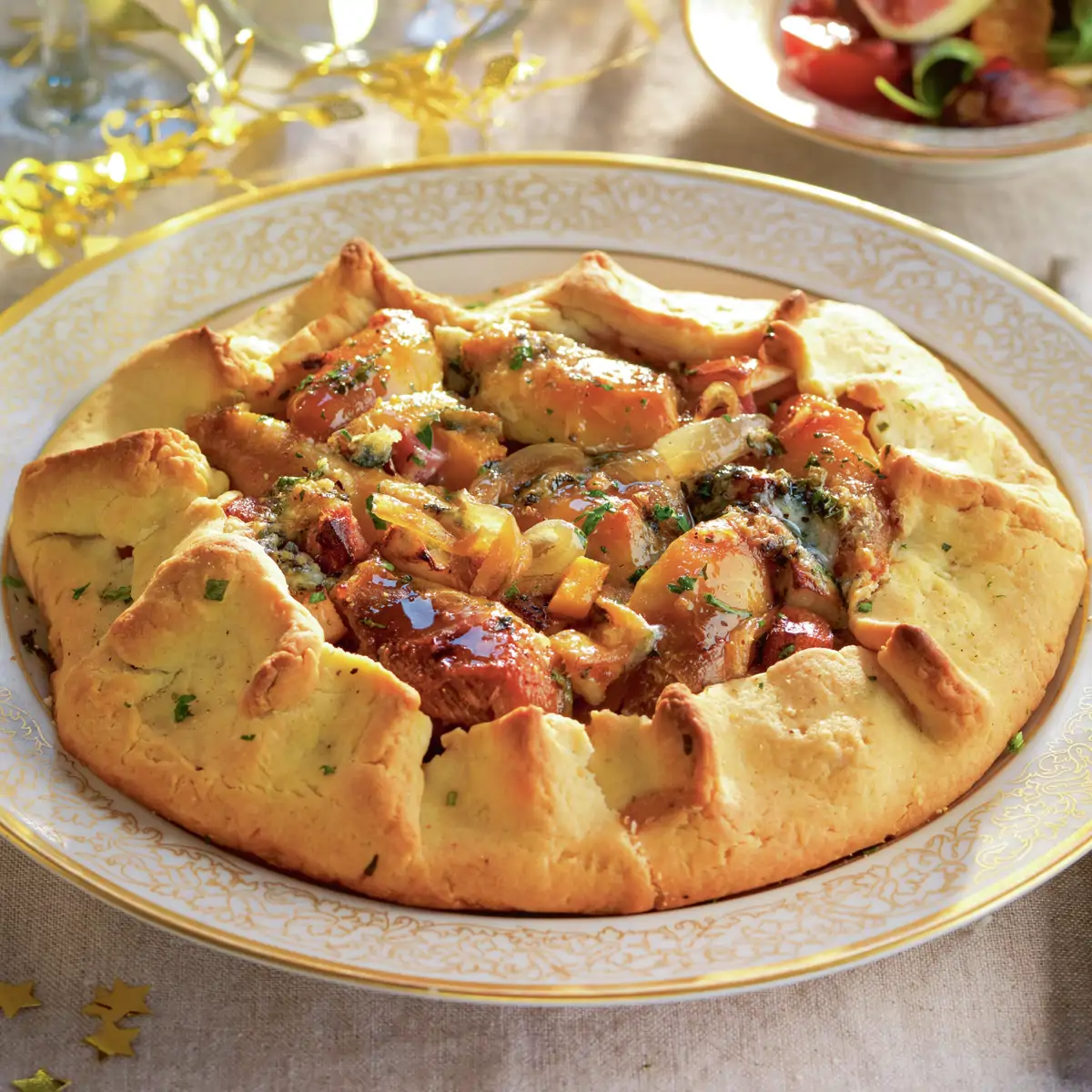 Galette salada de pollo asado, calabaza y cebolla caramelizada