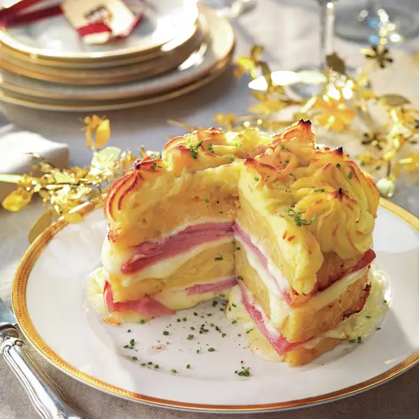 Pastel de tortilla de patata rellena de jamón y queso, una receta fácil, barata ¡y sorprendente!