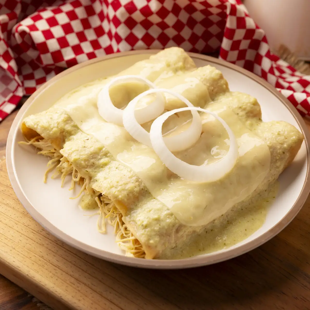 Enchiladas Suizas iStock 2150915306