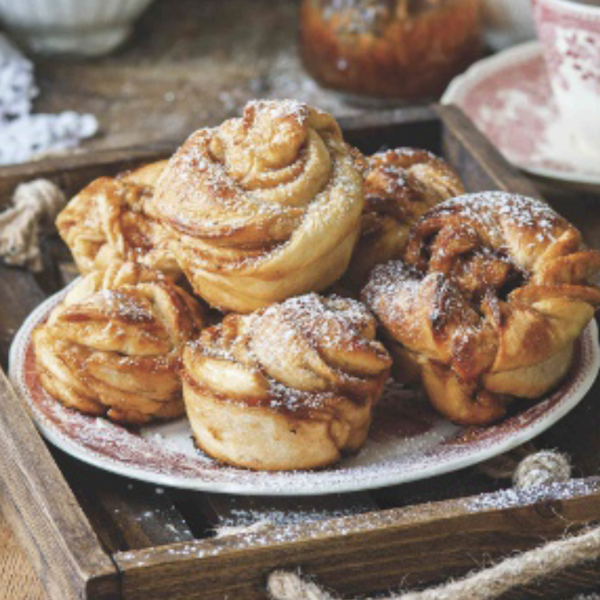Desayuno fácil y mejor que en una pastelería: las caracolas de mermelada más esponjosas que he probado