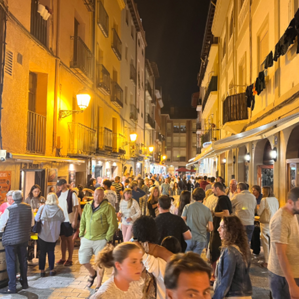 La calle de Logroño que los amantes de los pinchos deberían recorrer al menos una vez en la vida (la llaman "la senda de los elefantes")