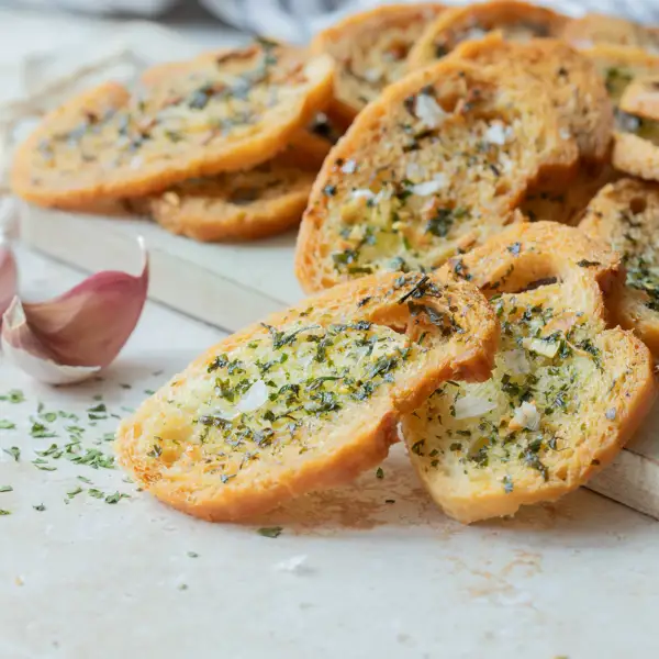 Chips de pan de ajo