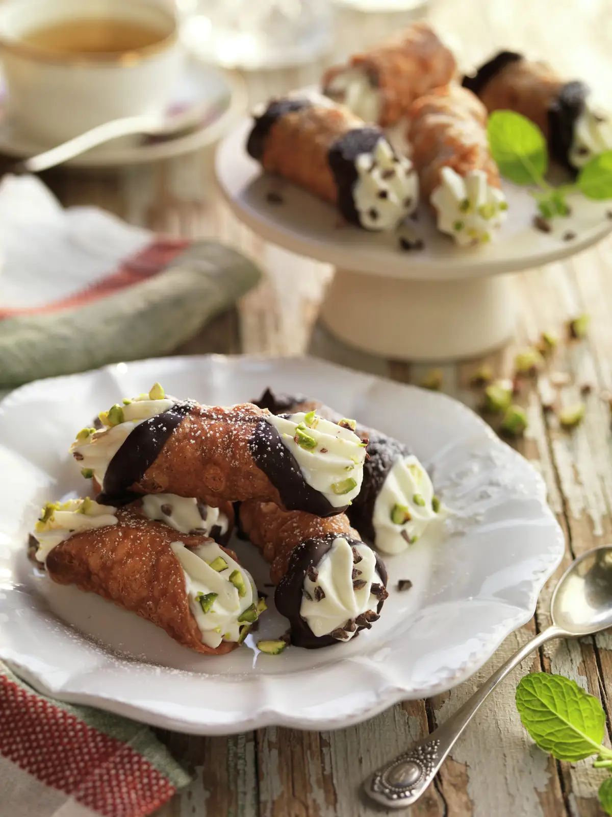 paso_a_paso_para_realizar_cannoli_siciliani_con_crema_ricotta_resultado_final