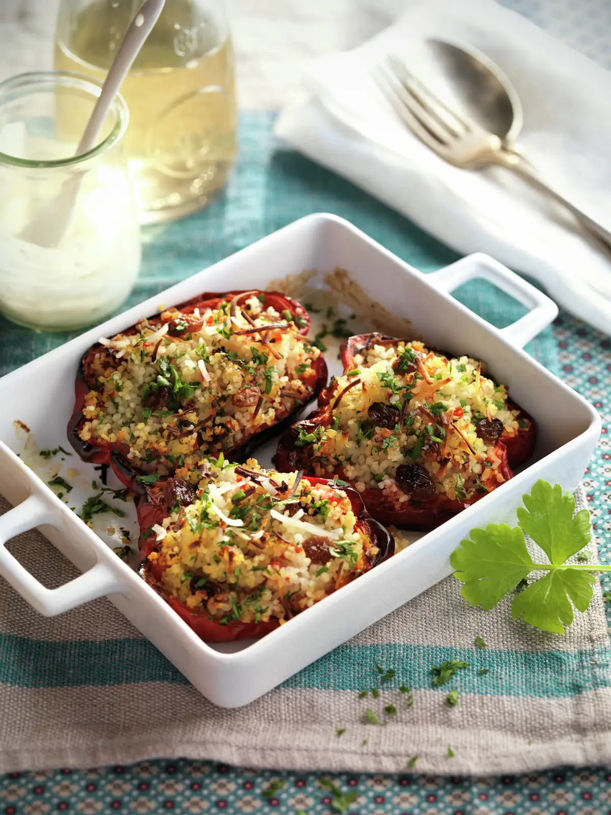 PIMIENTOS RELLENOS CON CUSCÚS Y SALSA DE YOGUR.