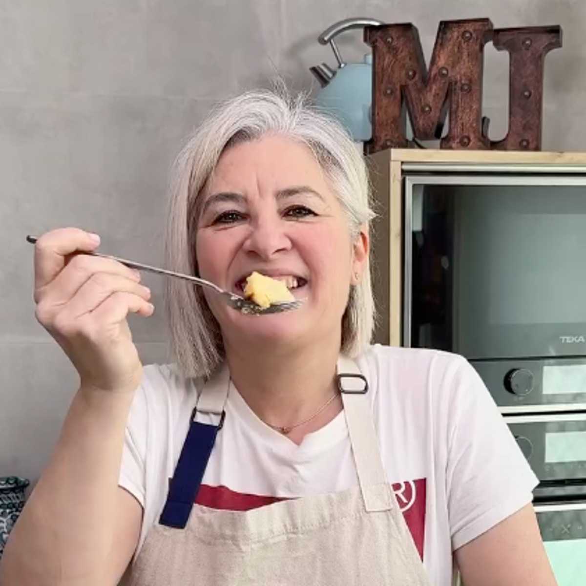 María José Martínez. bizcocho de manzana y almendra