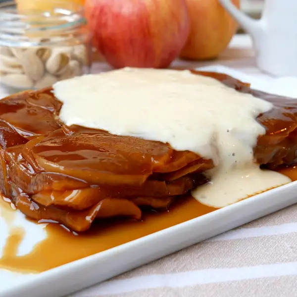 Cuando tengo invitados hago este milhojas de manzana con crema de vainilla: es sencillo y está para chuparse los dedos