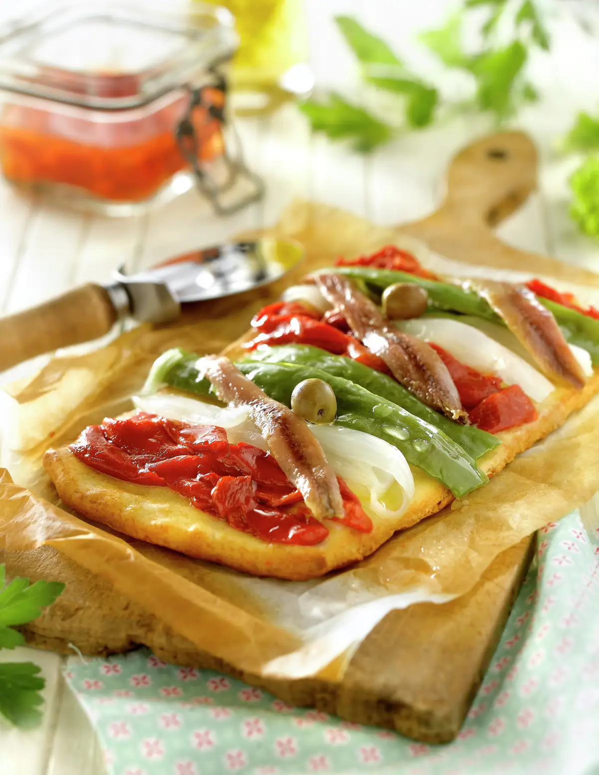 COCA DE VERDURAS CON ANCHOAS.