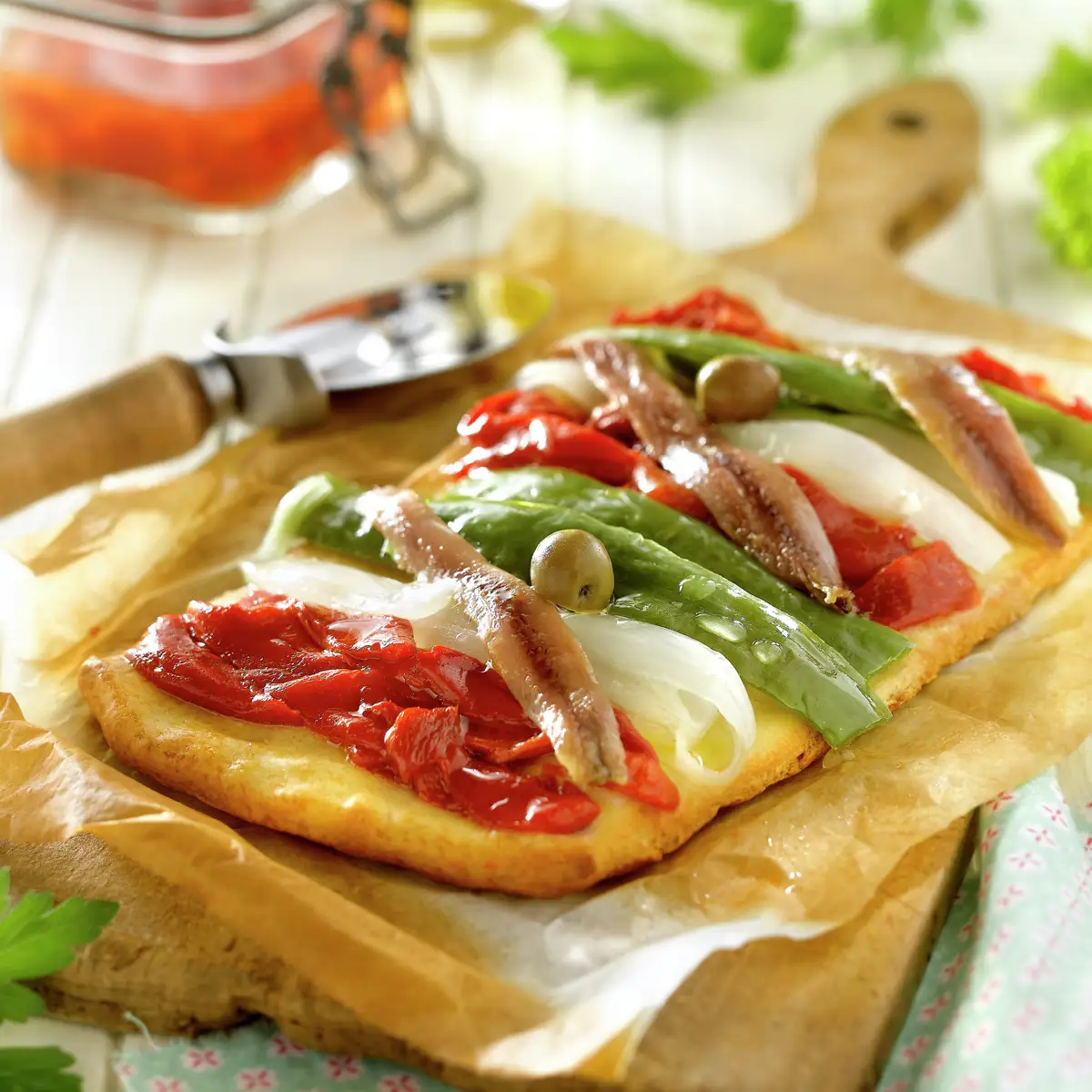 COCA DE VERDURAS CON ANCHOAS.