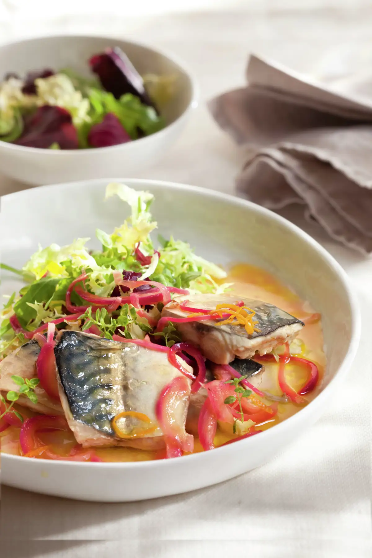 caballa_en_escabeche_con_ensalada_verde